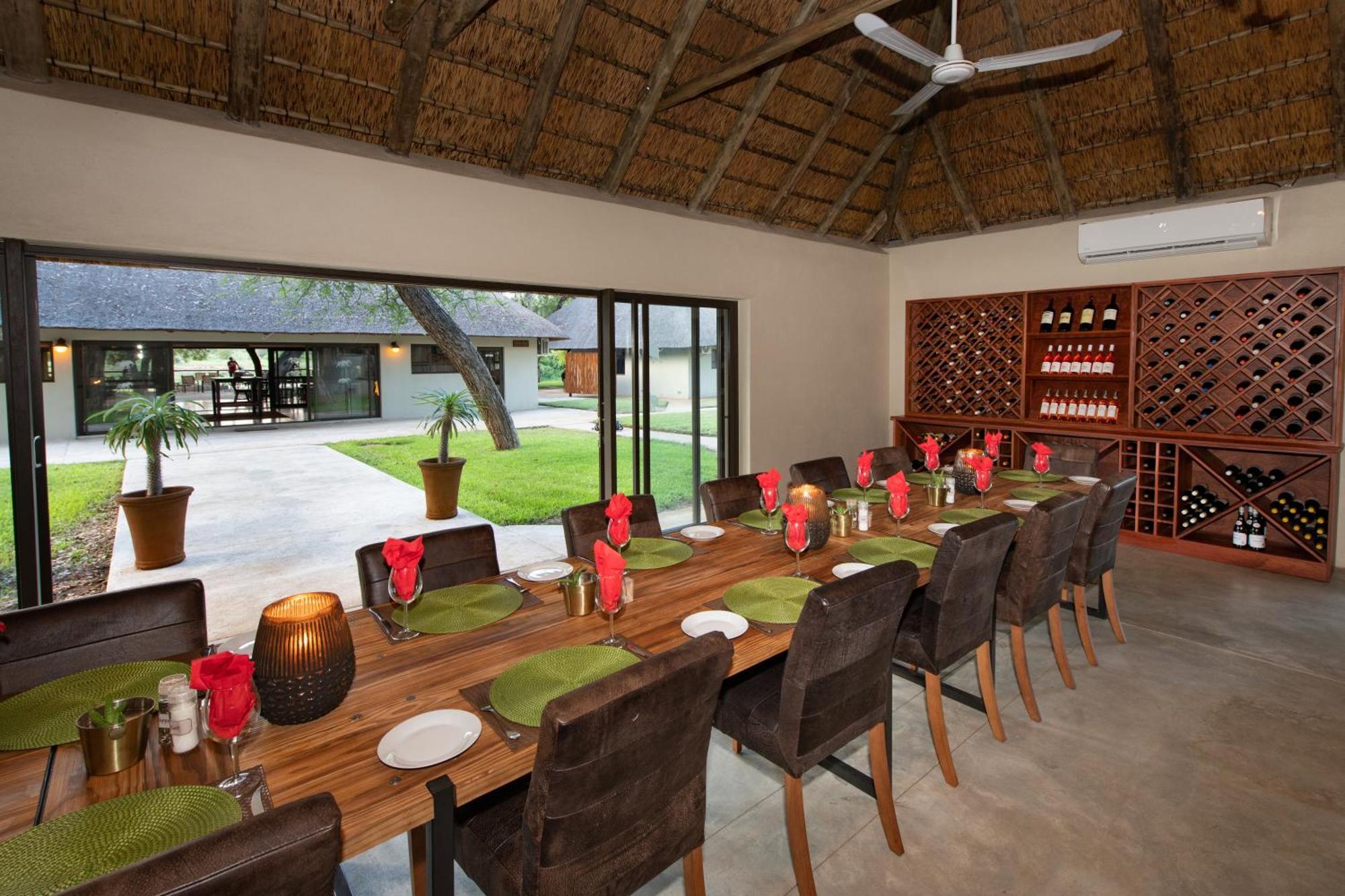 Senalala Safari Lodge Частный заповедник Класери Экстерьер фото
