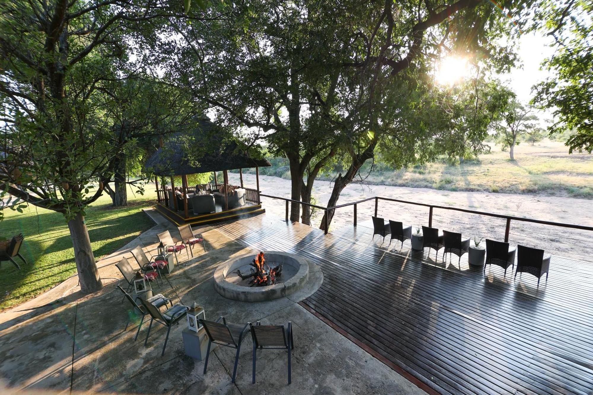Senalala Safari Lodge Частный заповедник Класери Экстерьер фото
